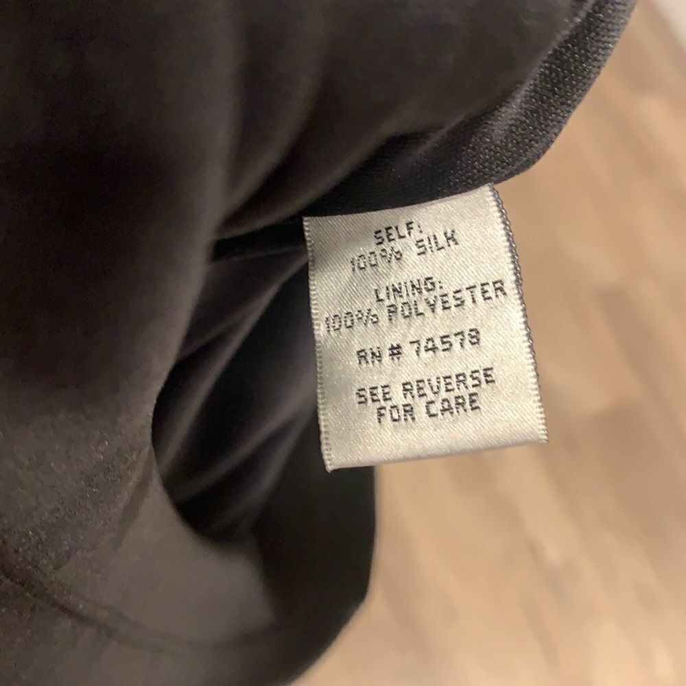 Satin open back black dress - Picture 11 of 13